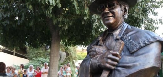Busto Rafael Castro Figueroa